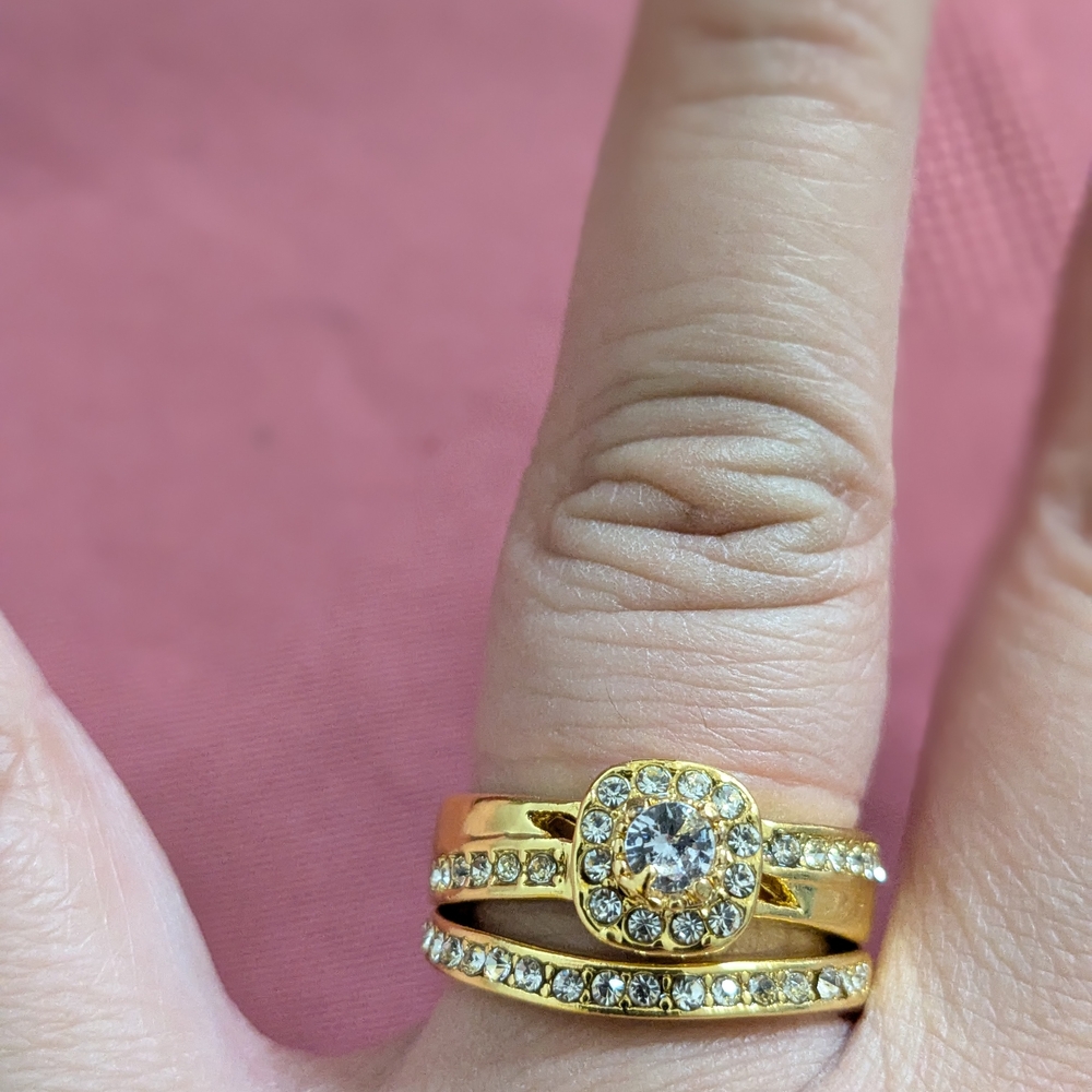 Women's Style Wedding Ring,With Synthetic Zirconia Ring, 14k Plated Size 9 Only